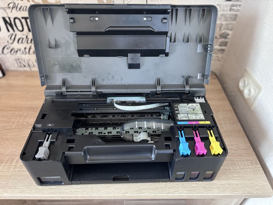 Продам струйный принтер Canon PIXMA G1420