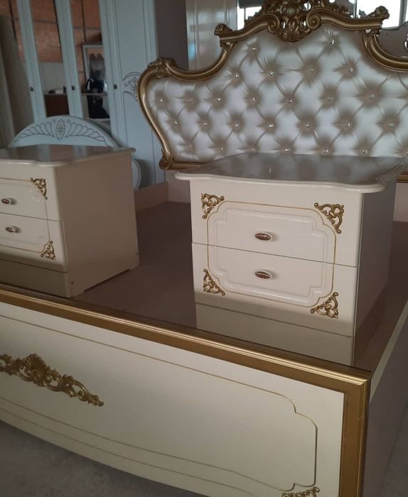 Продам спальный гарнитур