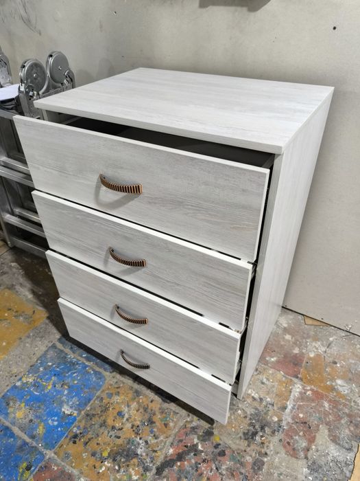 камод (Честр) 600.000 сум можно звонить 24/7