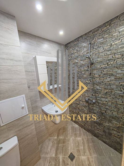 Уютна и стилно обзаведена гарсониера в жк.Изгрев. КЛЮЧ в Офиса