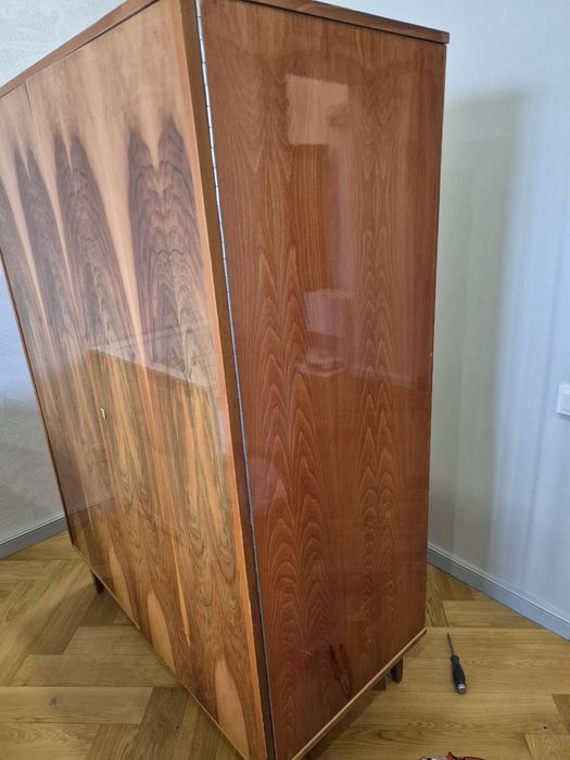 Продается шкаф деревянный