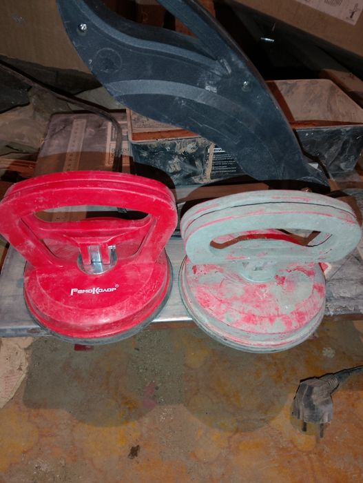 Продам плиткорез электрический.