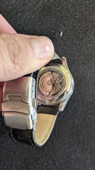 Механичен самонавиващ часовник TCM