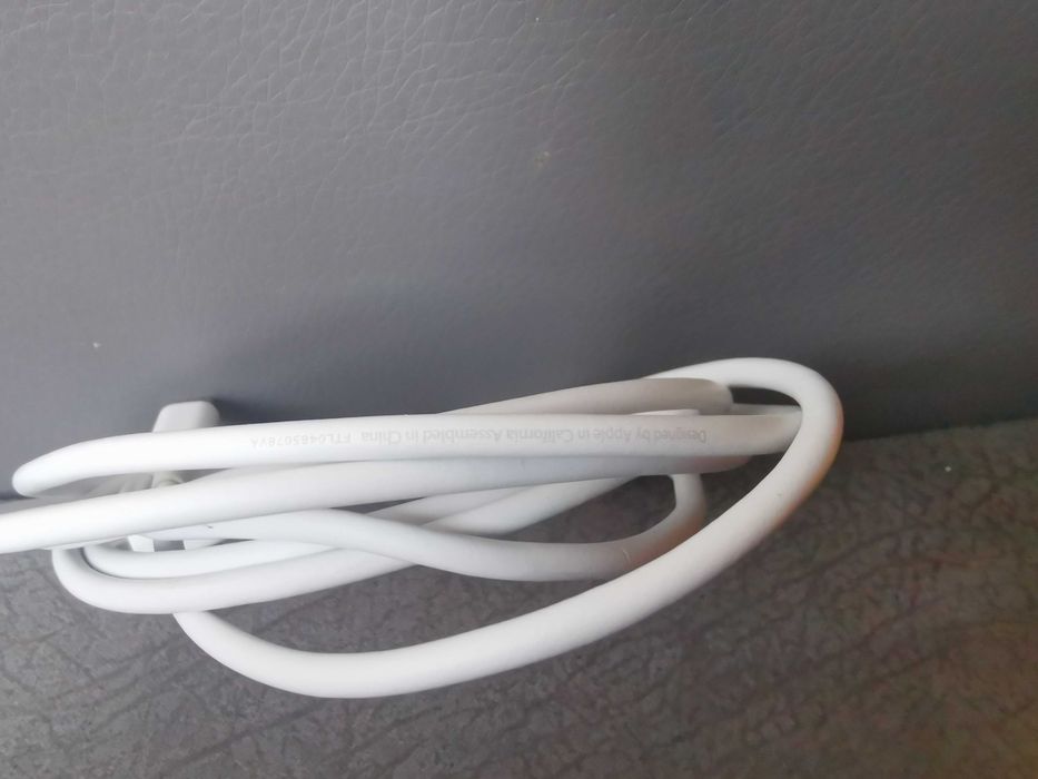 Cablu Apple  Cu  mufe C La ambele capete Original 80 lei fix