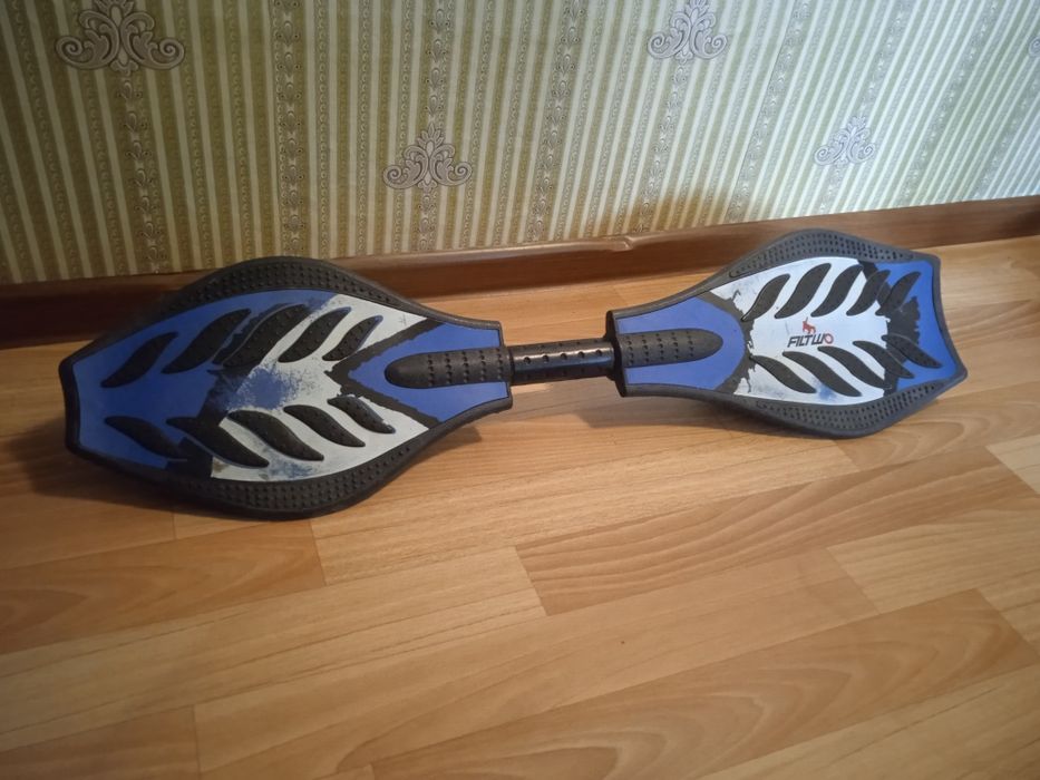 Двухколёсный скейтборд