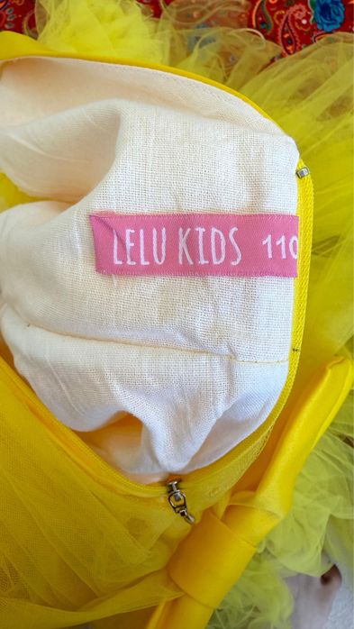 Продам платья для девочек