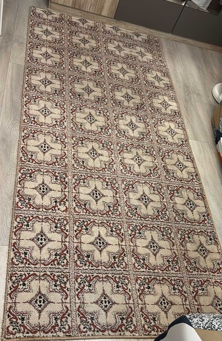 Covor clasic crem cu model elegant – 260 × 120 cm