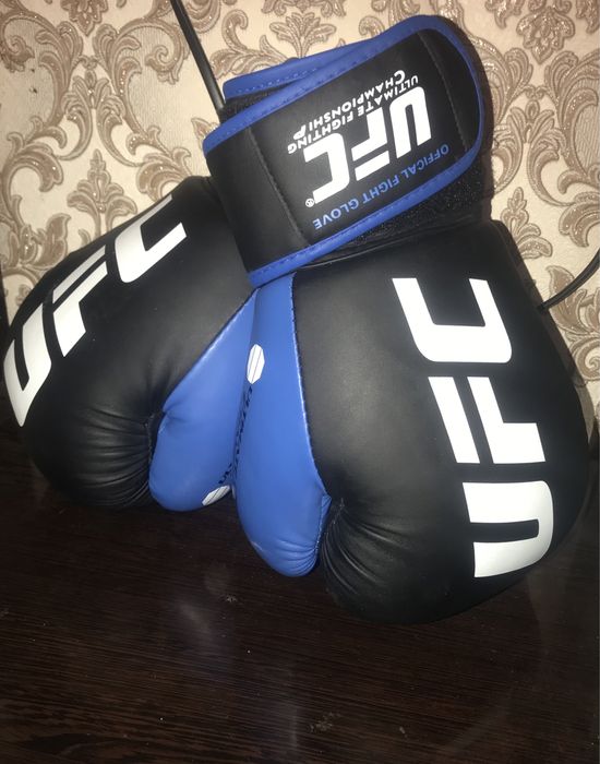 Боксерские перчатки UFC Ultimate