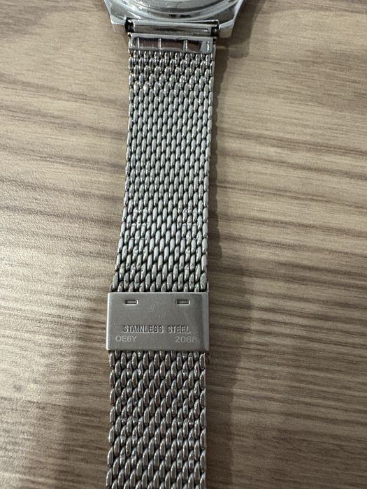 Срочно часы Tommh Hilfiger оригинал