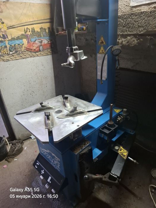 Продавам  2бр  машини баланс  +демонтажна  2бр триногиа