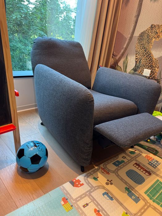 Fotoliu extensibil rabatabil gri închis IKEA EKOLSUND, stare excelenta