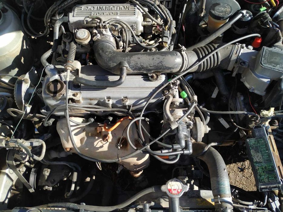 Продам запчасти на Mazda 626