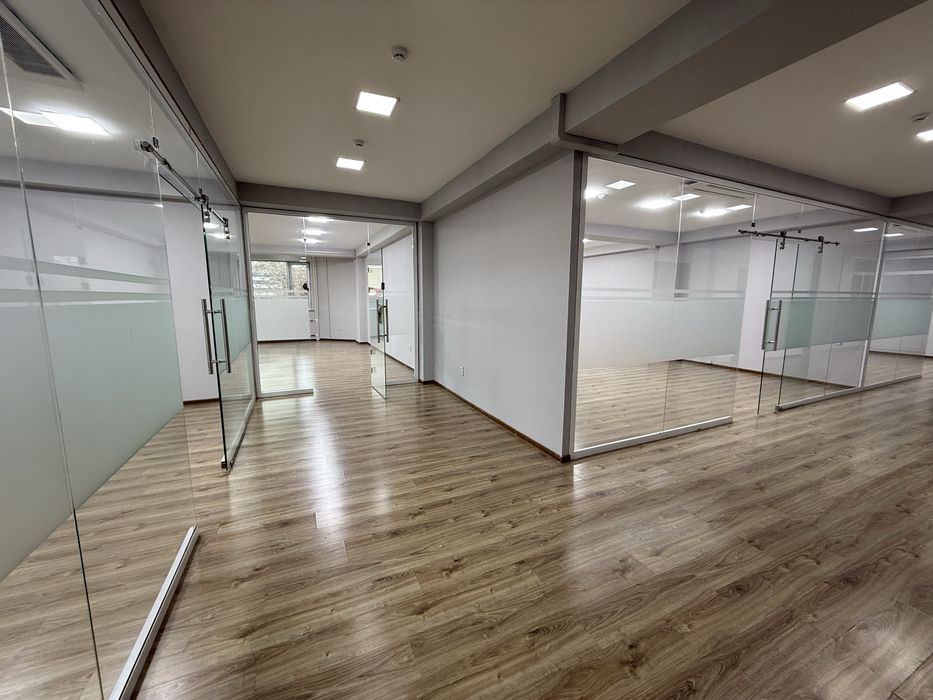 Аренда офисов от 500 кв.м. в Emerald Business Center