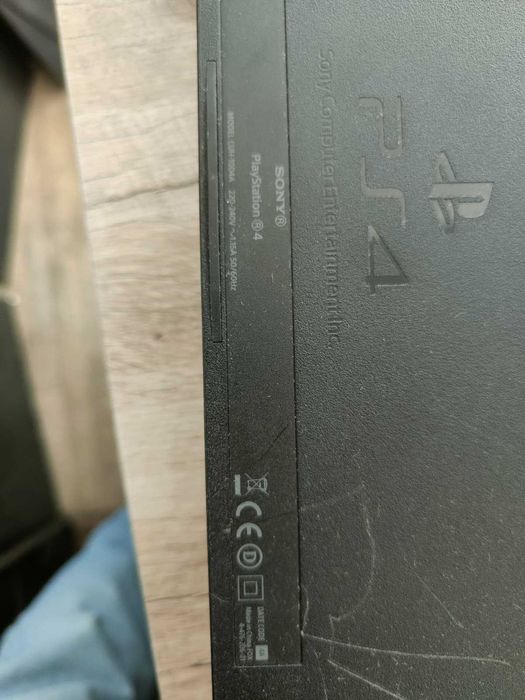 Consola Playstation 4 CUH-1004A defecta