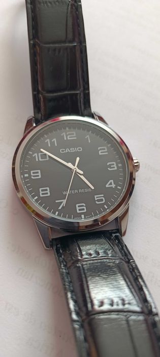 ceasuri Casio  MTP V-001 argintiu si negru
