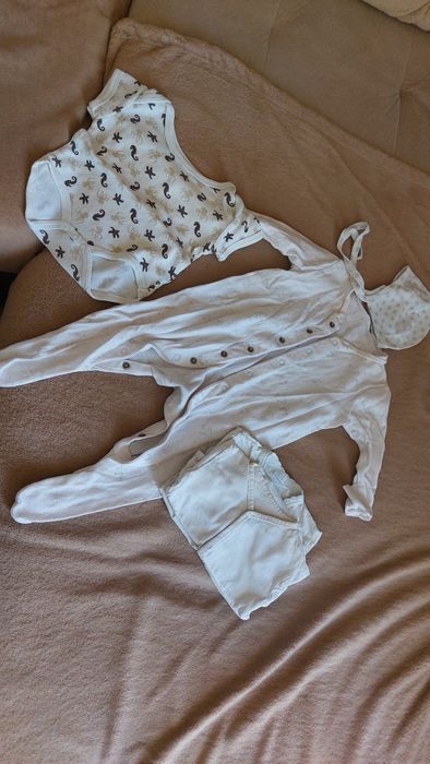 Подарявам бебешки бодита