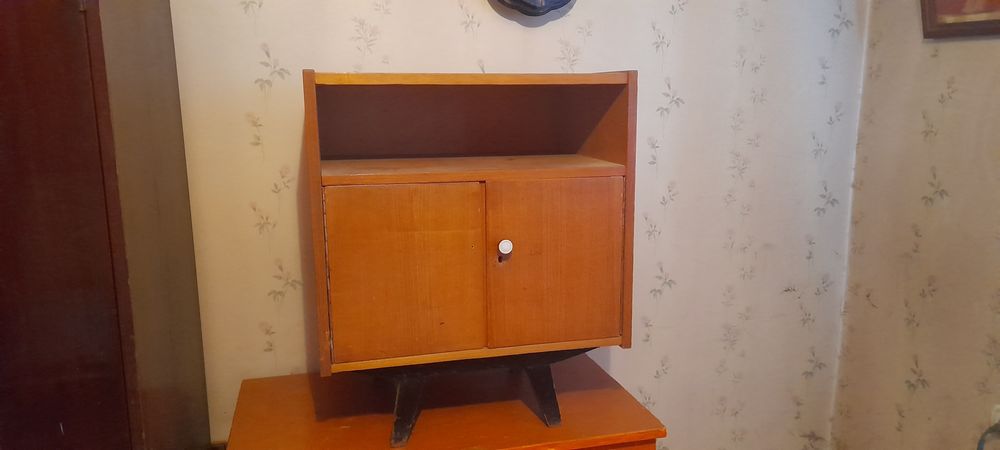 Продам мебель  б,у .