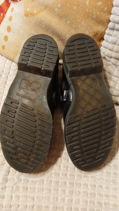 N.42 Оригинални обувки Dr. Martens-супер запазени