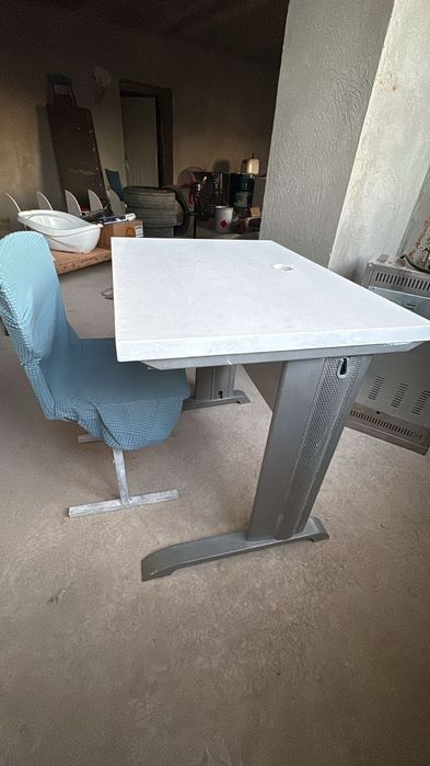 Рабочий стол в отличном состоянии