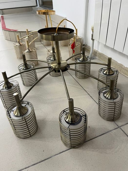 Продам красивую люстру