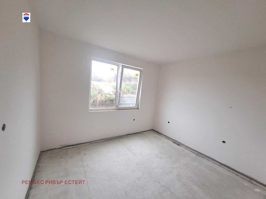 Продава се Къща в с. Басарбово, Област Русе - 161 кв.м за 1118 €/кв.м - Снимка #12