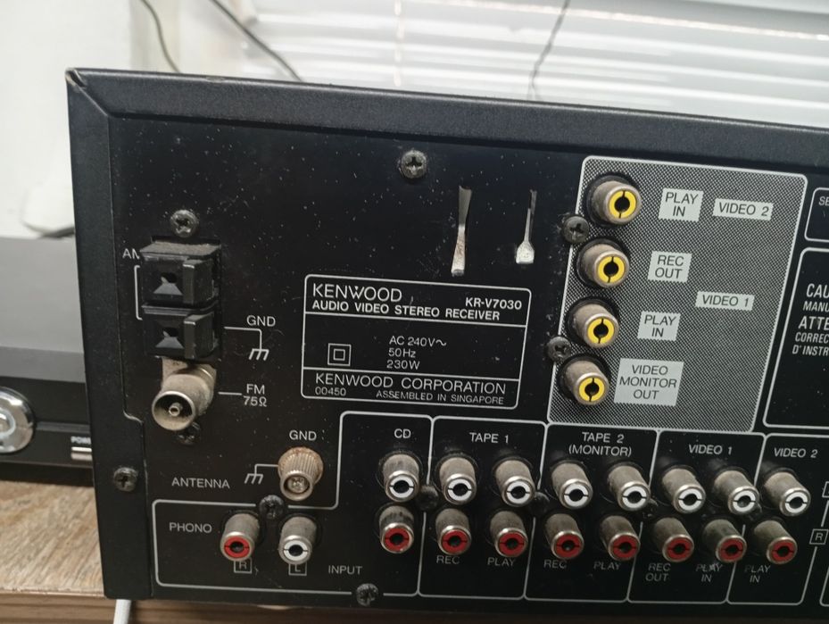 Ресивър Kenwood kr-v 7030