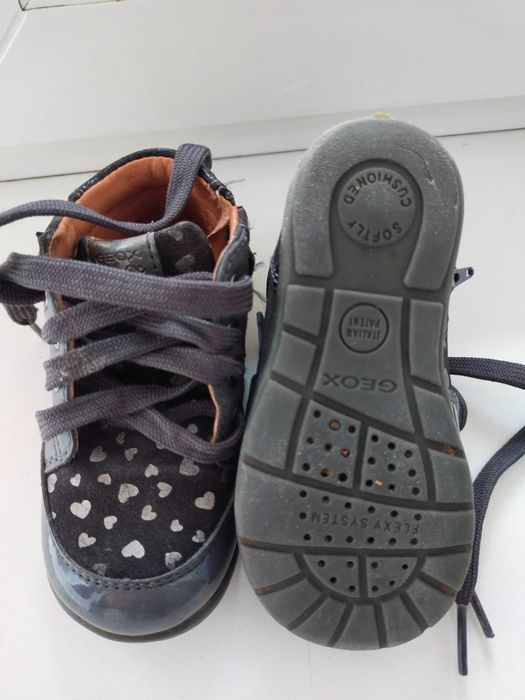 Обувь детская продам