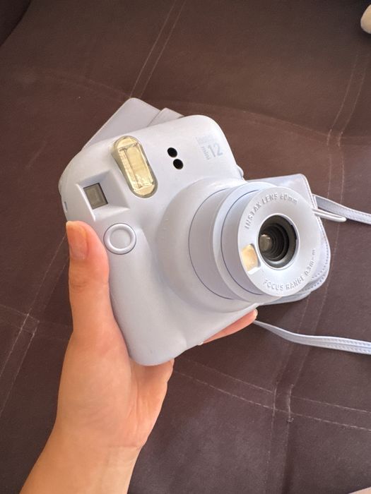 продам instax mini 12 голубого цвета