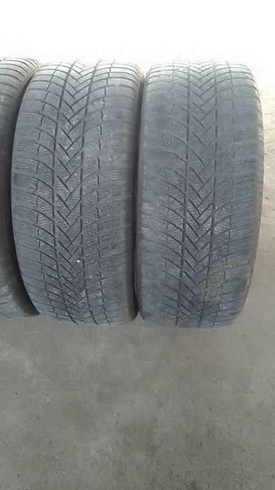 Гуми за един сезон 245/50/19 Bridgestone зимни