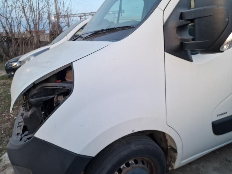 Aripa fata stanga alba Opel Movano B