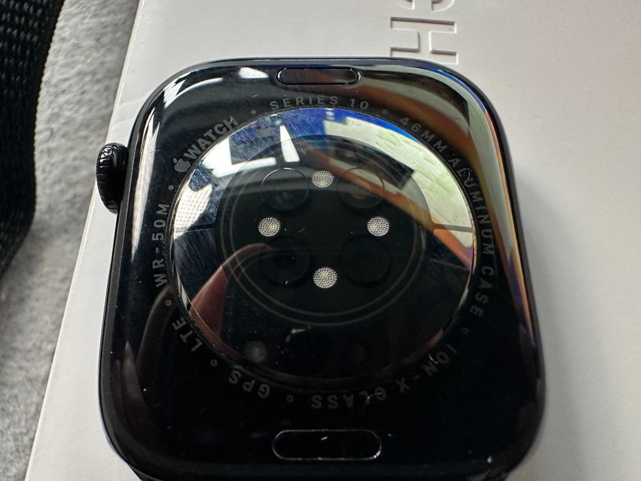 Apple Watch Series 10 LTE 46mm Jet Black – ca nouă + 5 brățări
