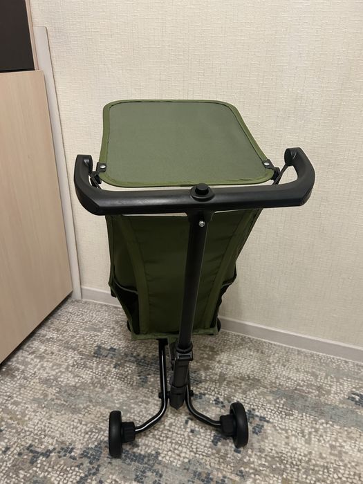 Продам коляску очень легкая