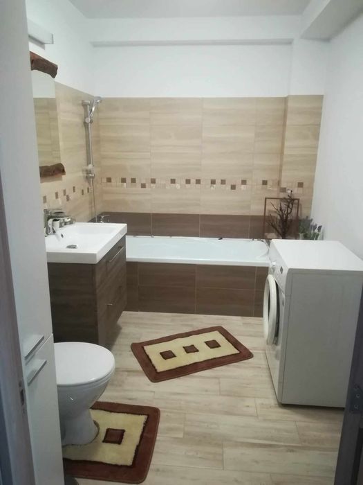 Inchiriez apartament