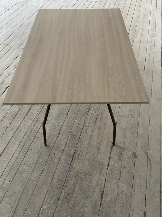 продам столы почти новые