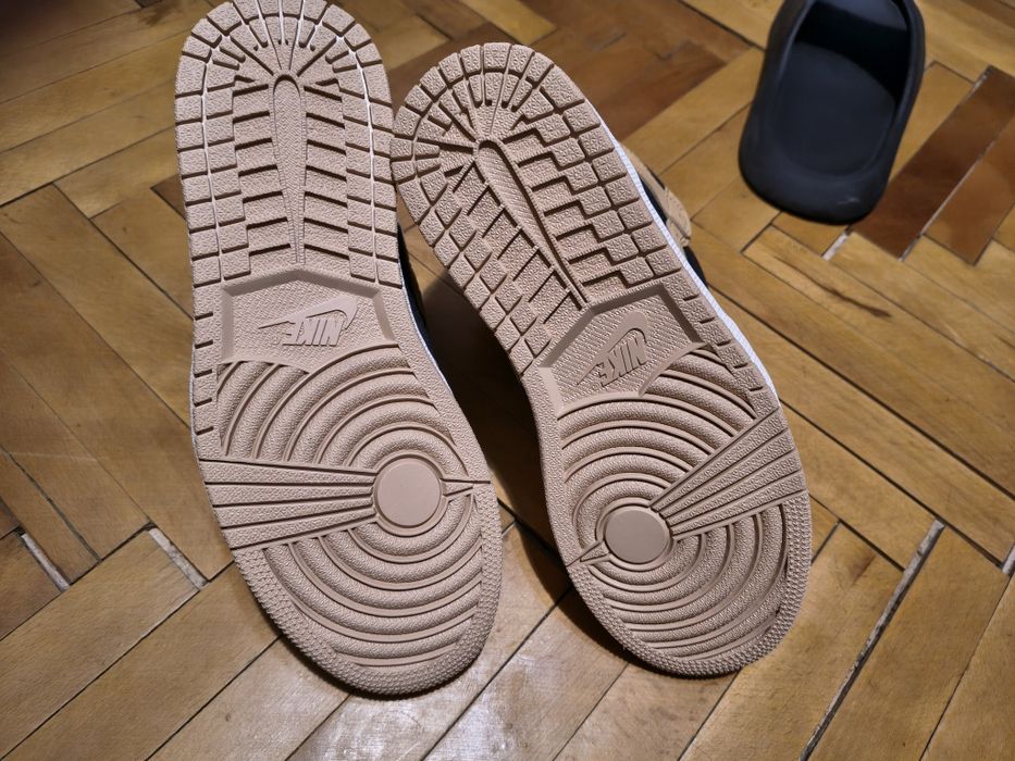 Air Jordan 1 mid mărime 41