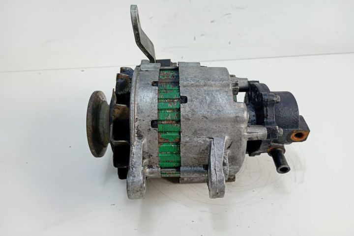 Alternator  cu pompa vacuum Mitsubishi Pajero a 3-a generatie seria