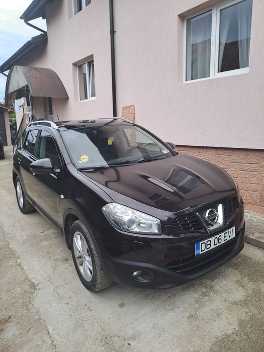 Nisan qashqai ..