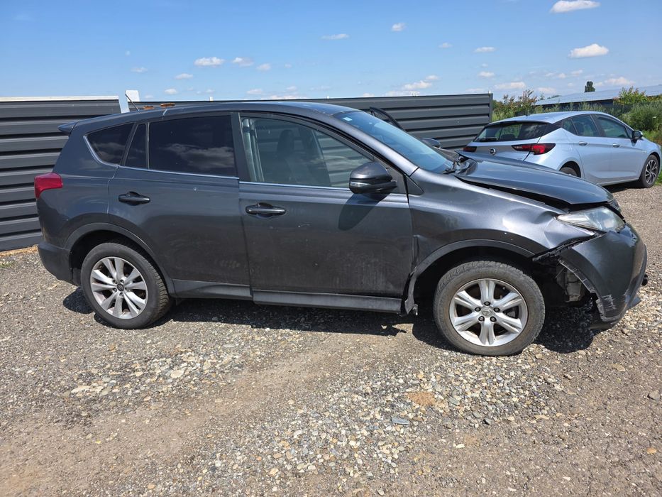 Toyota rav 4 2.2 diesel automată avariată