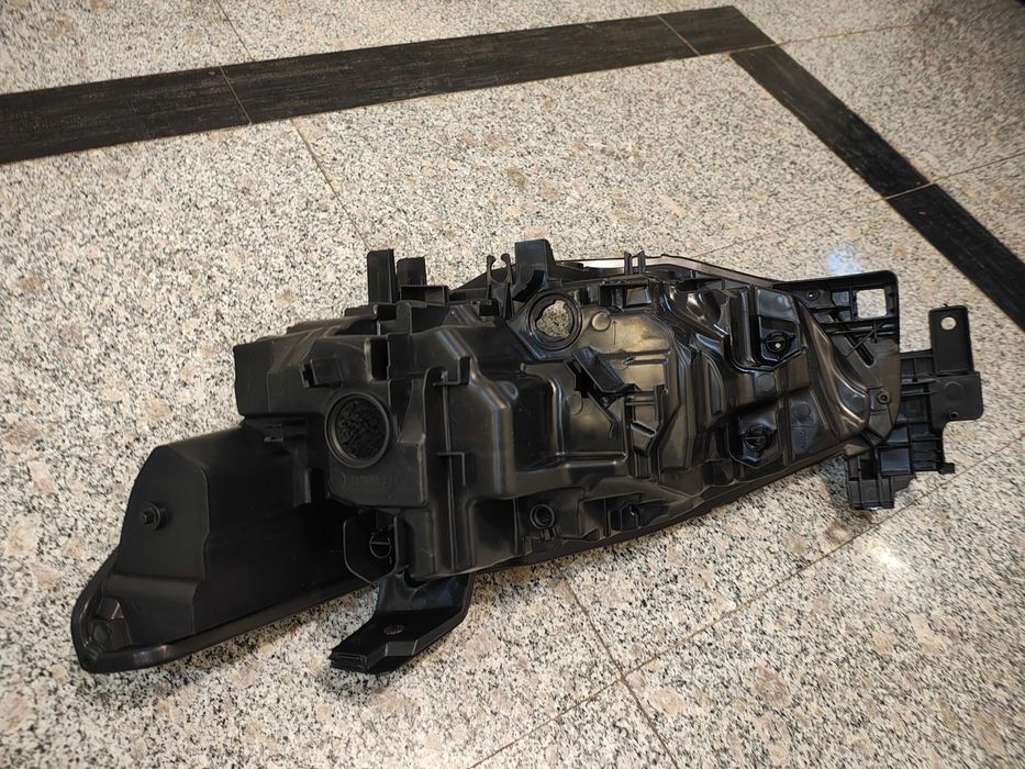 Корпуси за фар Мазда 6 2018г