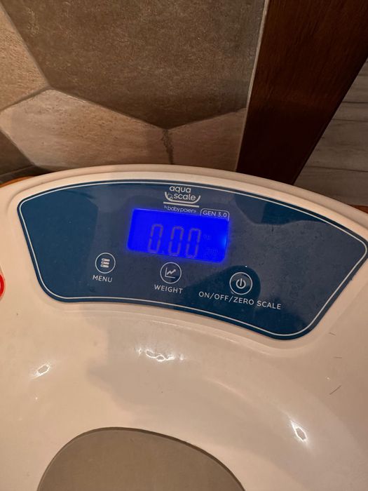 Cadita bebe aquascale cu cantar si termometru