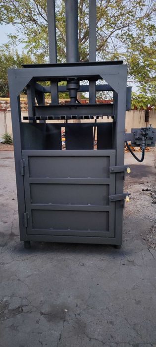 Продаётся пресс для мукулатуры