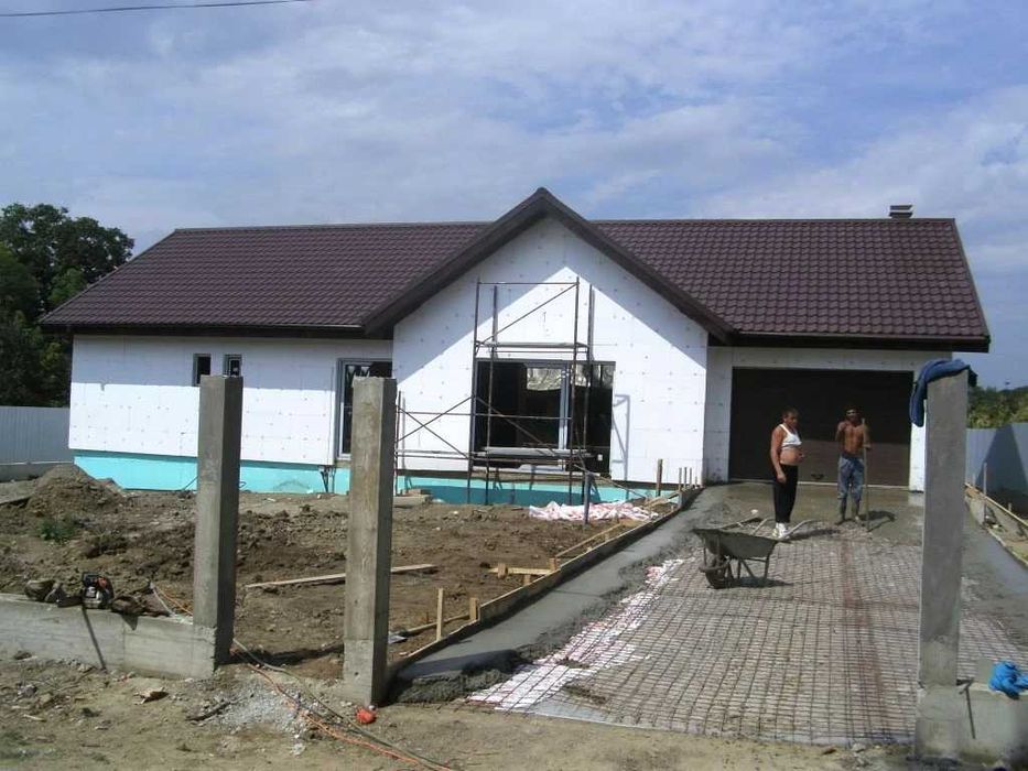 Vand case pe structura din lemn