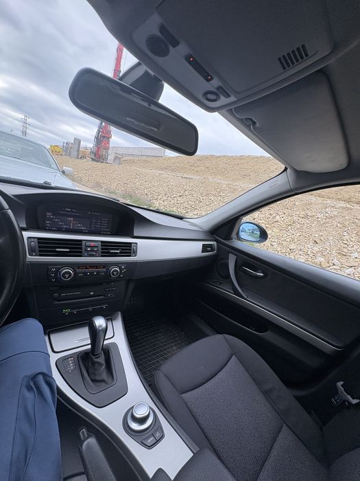 BMW e90 325xi 218hp