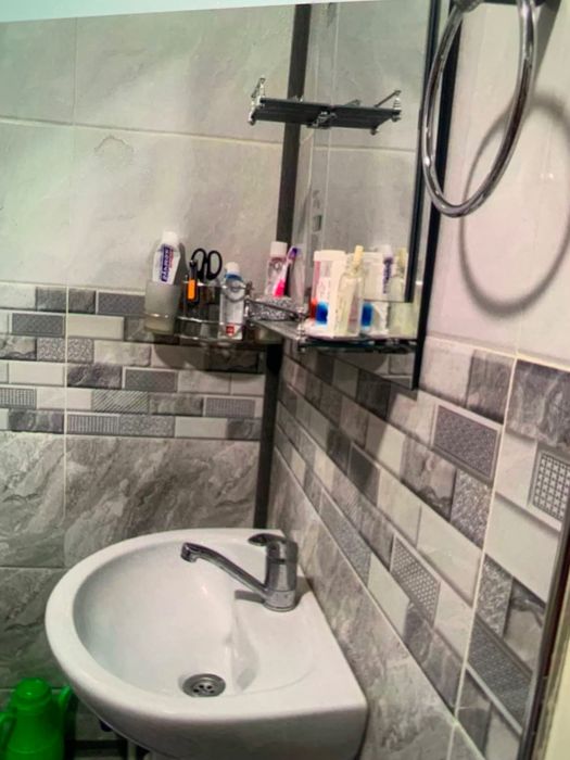 Срочно квартира сотилади арзон нархда 2 хоналик барча жихозлари бн