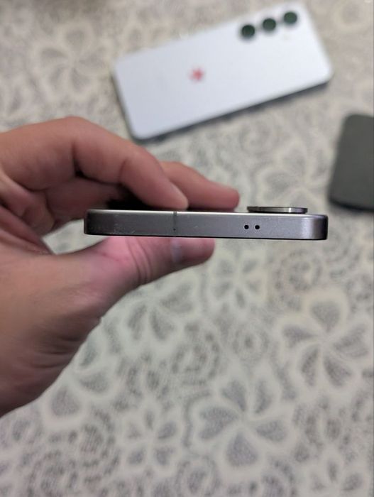 Samsung  S25  12/256gb