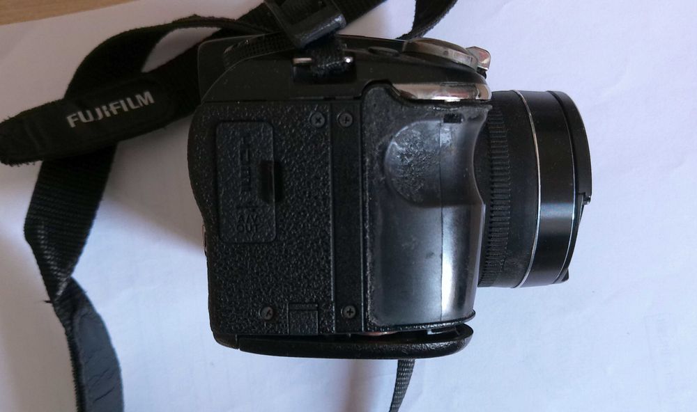 Фотоапарат "Фуджи"  FinePix S4300