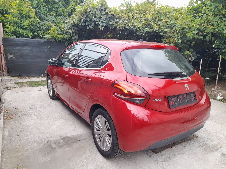 Peugeot 208 Allure 1.2 benzină Puretech 2018