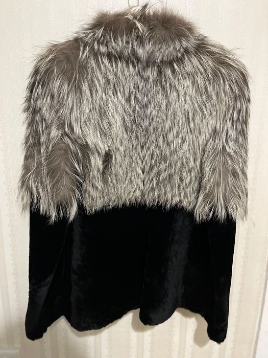 Шуба мутон с воротом чернобурка