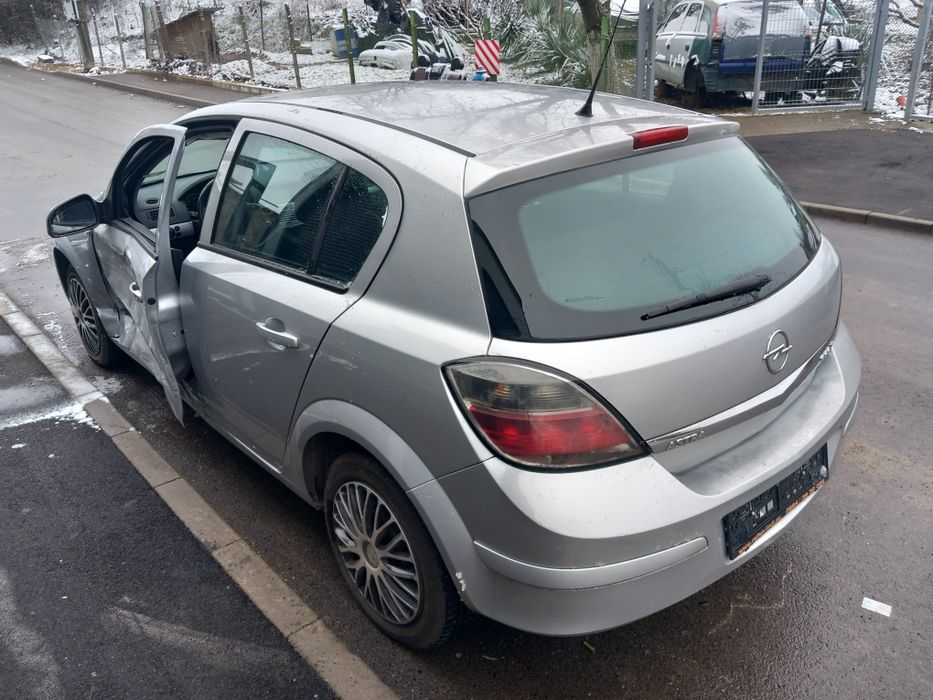 Opel Astra H 1.4- 90кс./2010/ - на части