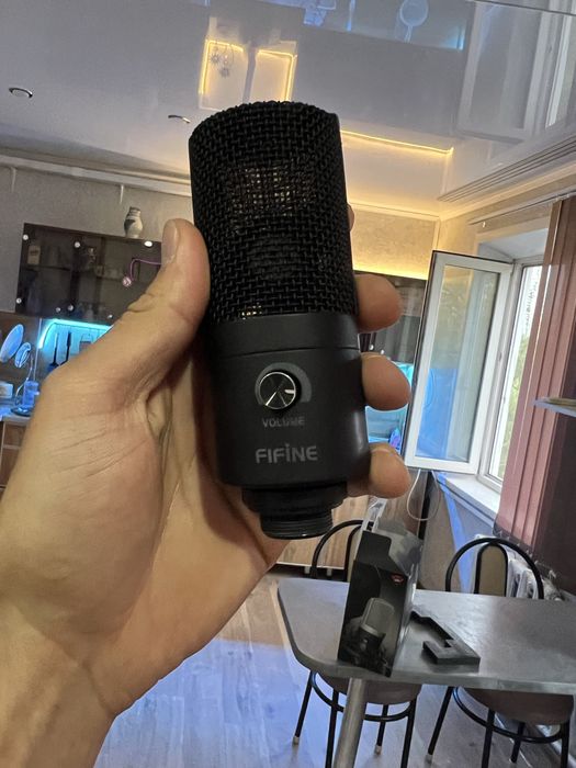 Продам микрофон Fifine t669